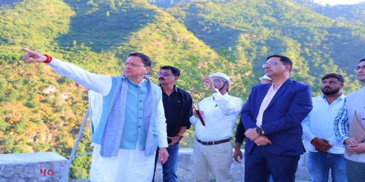 Uttarakhand News: श्रीनगर-देवप्रयाग मार्ग पर सुरक्षा कार्यों का CM धामी ने लिया जायजा, गुणवत्ता और समयसीमा पर दिया जोर….