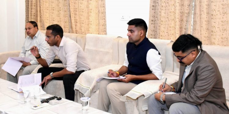 लोक निर्माण विभाग के सचिव ने निर्माण कार्यों की प्रगति की समीक्षा की…..