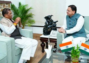 Uttarakhand News: वंचित वर्गों के उत्थान और विकास योजनाओं पर धामी-कुलस्ते की चर्चा, शिक्षा-रोजगार से सामाजिक सशक्तीकरण पर मंथन….