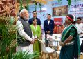 प्रधानमंत्री नरेंद्र मोदी से रूबरू हुईं छत्तीसगढ़ की महिला उद्यमी हीना…..