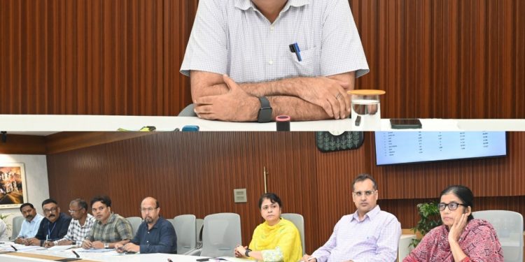 कुपोषण और एनीमिया से मुक्ति के लिए छत्तीसगढ़ में शुरू होगा हर-घर मुनगा, घर-घर मुनगा अभियान: मुख्य सचिव विकासशील….