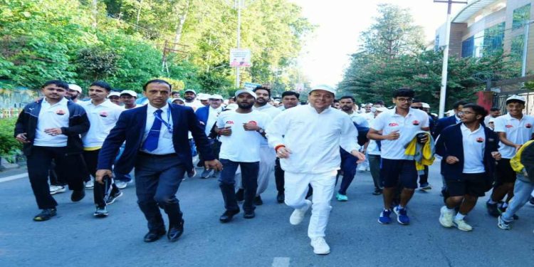Uttarakhand News: CM धामी ने ‘ड्रग फ्री उत्तराखण्ड वॉकथॉन’ को दिखाई हरी झंडी, युवाओं से नशामुक्त उत्तराखंड बनाने की अपील…..