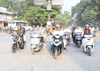 उप मुख्यमंत्री अरुण साव निकले स्कूटी पर, शहर भ्रमण कर सफाई और निर्माण कार्यों का किया निरीक्षण…..