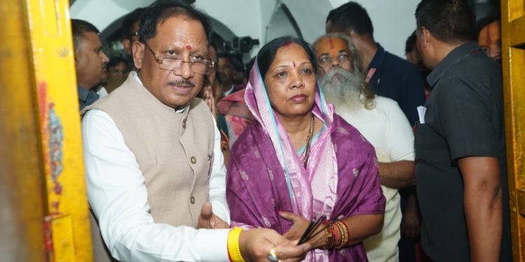 मुख्यमंत्री विष्णु देव साय ने शिवरीनारायण में भगवान नर-नारायण के किए दर्शन, प्रदेशवासियों की सुख-समृद्धि और खुशहाली की कामना…..