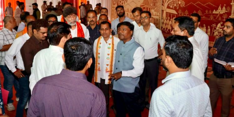 23 अक्टूबर को जगदलपुर आएंगी राष्ट्रपति द्रौपदी मुर्मु, मुरिया दरबार में होंगी शामिल, लालबाग मैदान में आमसभा को करेंगी संबोधित, वन मंत्री केदार कश्यप ने लिया तैयारियों का जायजा…..