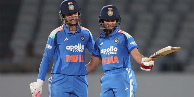 भारत की 9 विकेट से धमाकेदार जीत, वनडे सीरीज में 1-0 की बढ़त