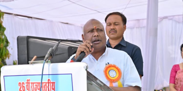 सांसद चिंतामणि महाराज ने सभी खिलाड़ियों से अपना सर्वश्रेष्ठ प्रदर्शन करने का किया आह्वान, सांसद महाराज ने बॉस्केट में बॉल डालकर किया 26 वीं राज्यस्तरीय शालेय क्रीड़ा प्रतियोगिता का शुभारंभ….