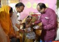‘बच्चों के अंदर अपना बचपना ढूंढता हूं…’ : जमीन पर बैठकर बच्चों संग खेले अरुण साव….