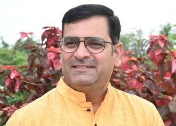 सेवा संकल्प अभियान: सेवा की कहानी : पारिवारिक हकत्याग की रजिस्ट्री में अभिलाष को मिली 46,846 रुपये की राहत, बचत की पूरी राशि बहनों को दी उपहार में….