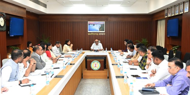 सीएम हेल्पलाइन में दर्ज शिकायतों का गंभीरता से निराकरण करें- मुख्य सचिव विकासशील….