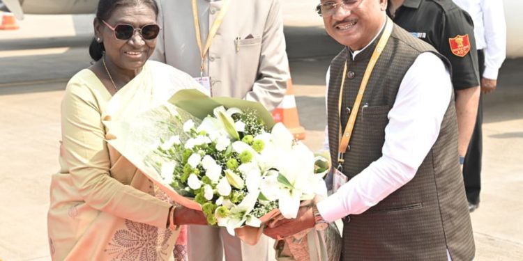 राष्ट्रपति द्रौपदी मुर्मु का छत्तीसगढ़ की पावन धरा पर आत्मीय स्वागत: मुख्यमंत्री विष्णु देव साय…..
