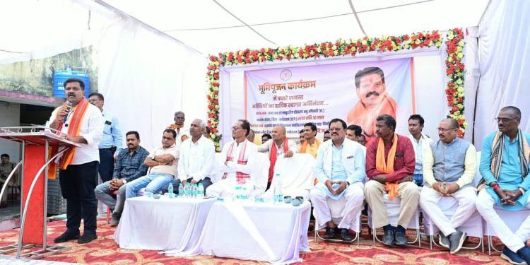 उप मुख्यमंत्री विजय शर्मा ने बोड़ला में 60 लाख रूपए के विकास कार्यों का किया भूमिपूजन, प्रशासनिक सुविधाओं और उच्च शिक्षा के विस्तार को मिलेगी मजबूती…..