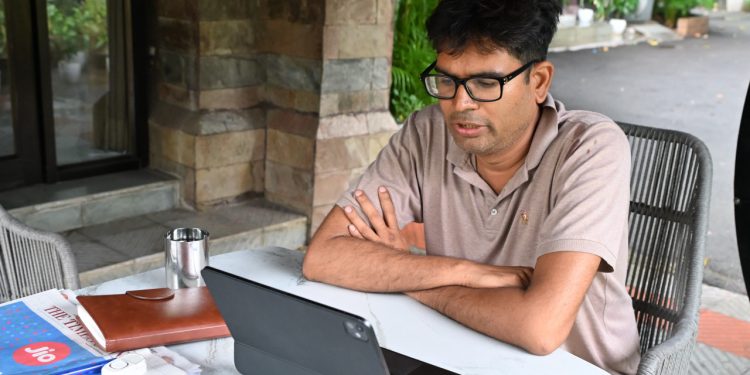 सरिया क्षेत्र की विकास परियोजनाओं की प्रगति की वित्त मंत्री ओ.पी. चौधरी ने की समीक्षा, वर्चुअल बैठक में जिला प्रशासन और जनप्रतिनिधियों के साथ की चर्चा….